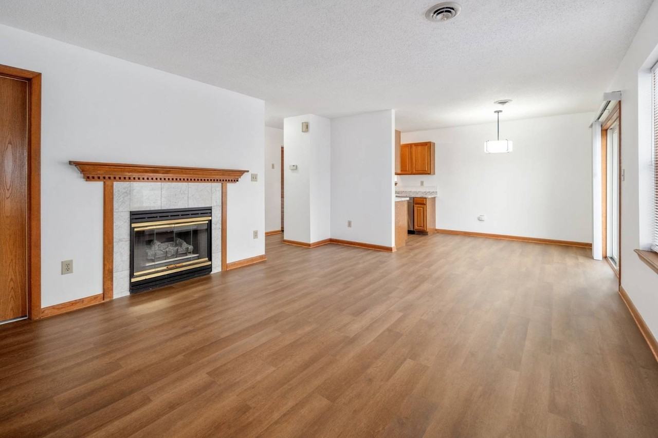 1911 Cambridge Manor Dr - Photo 5 of 33