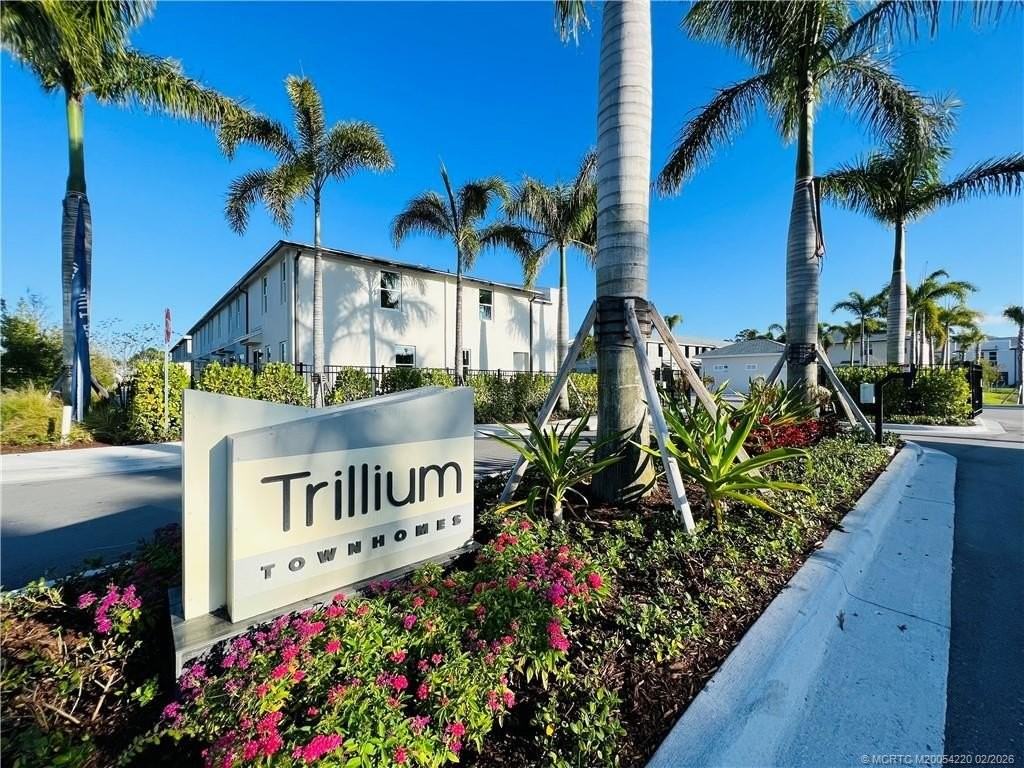 3913 Se Mentmore Ln - Photo 2 of 50