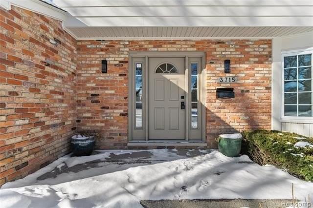 3715 Ledge Dr - Photo 2 of 35