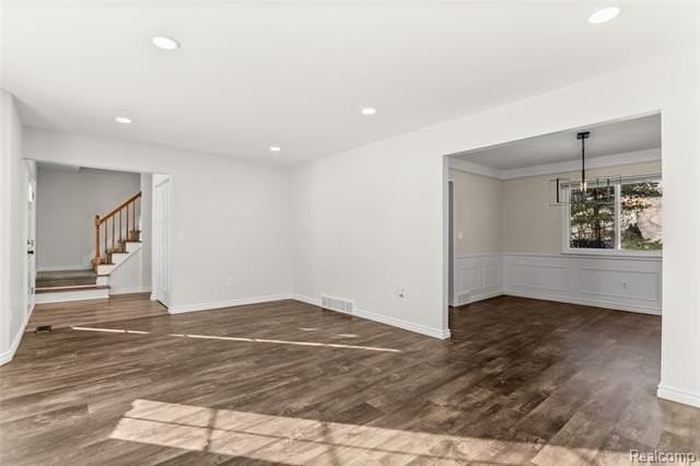 3715 Ledge Dr - Photo 4 of 35