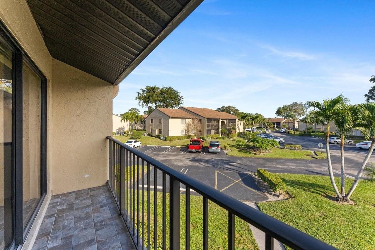 537 Shady Pine Way - Photo 2 of 21