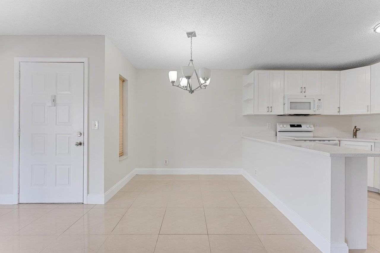 537 Shady Pine Way - Photo 5 of 21