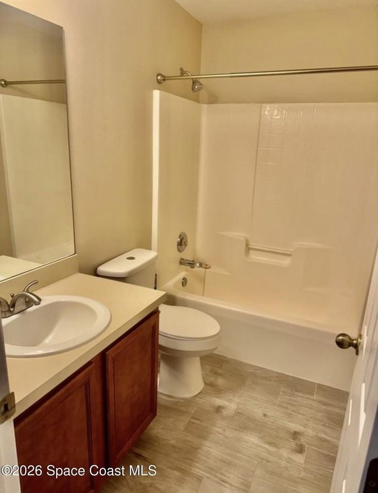 1072 Flintlock Ave Se - Photo 7 of 11