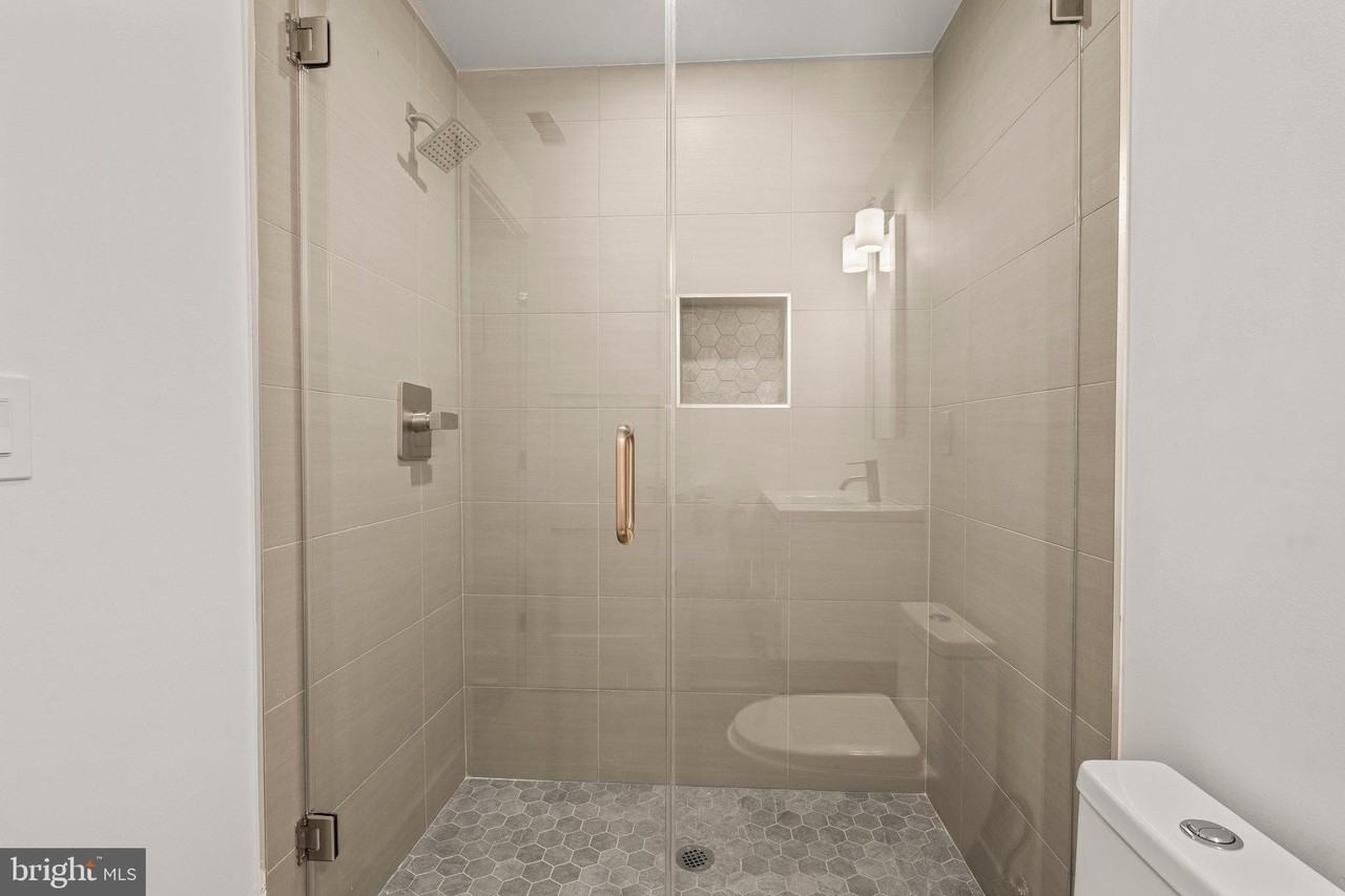 152 Fairmount Ave Apt 1 #1 - Photo 6 of 17