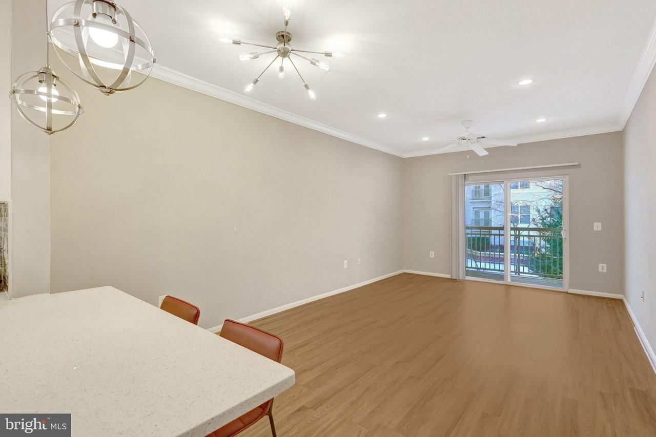 2791 Centerboro Dr Apt 284 #284 - Photo 7 of 50