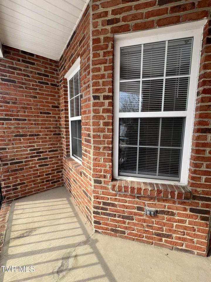 423 Fairgrounds Rd Apt 7 #7 - Photo 3 of 23