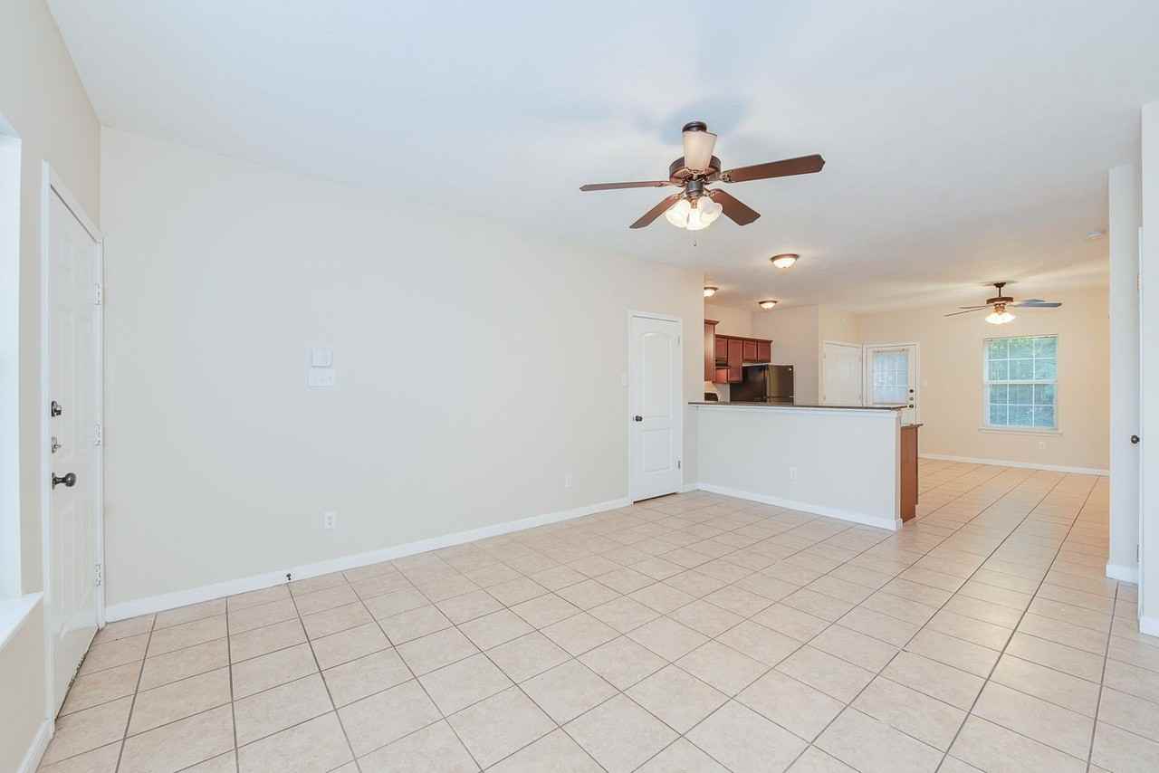 Richmond Ridge Townhomes - RR - Photo 3 of 50