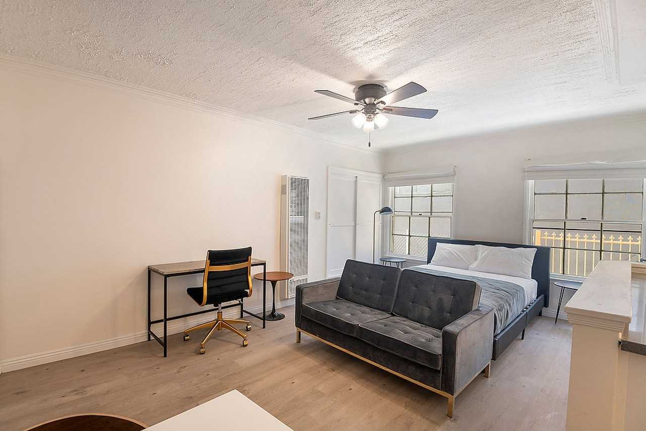 Crenshaw Park Apartments - Photo 7 of 16