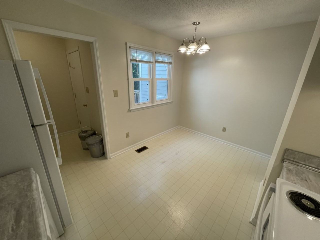 210 S Hollybrook Rd #5 - Photo 7 of 15