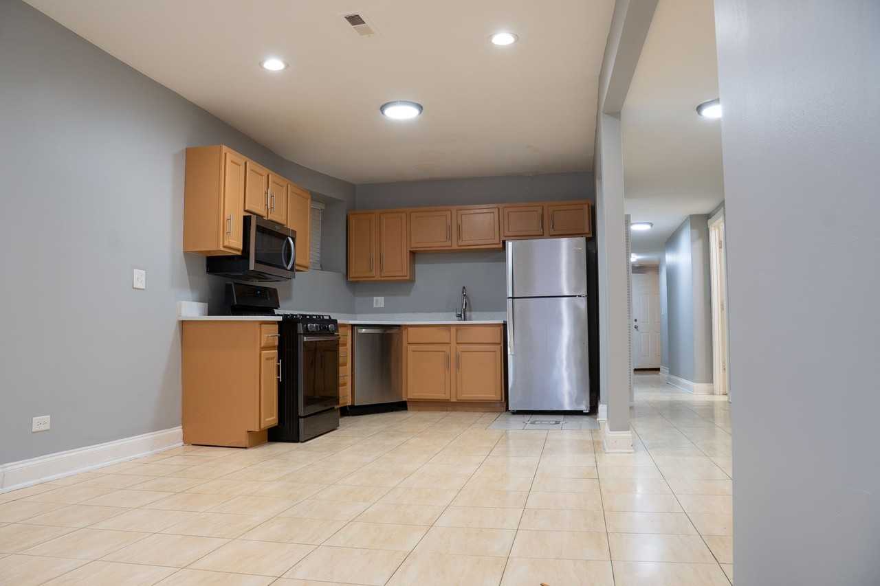 6605 S Kimbark Ave - Photo 3 of 19