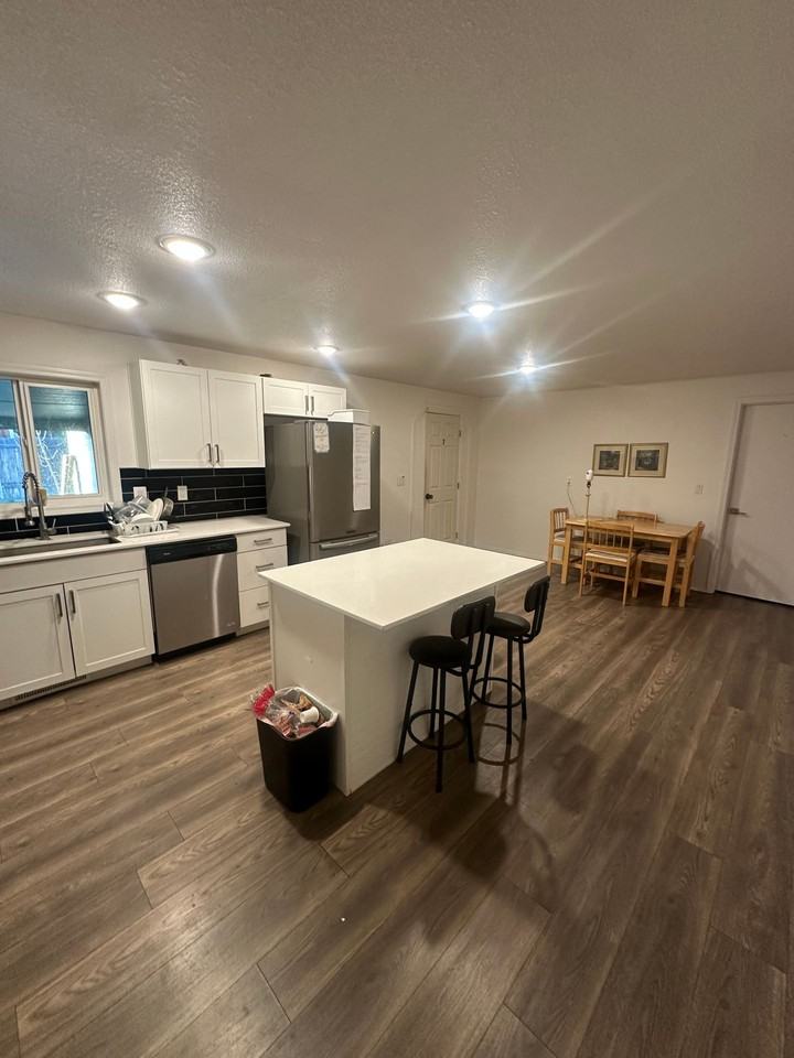 Creswell - Photo 3 of 11