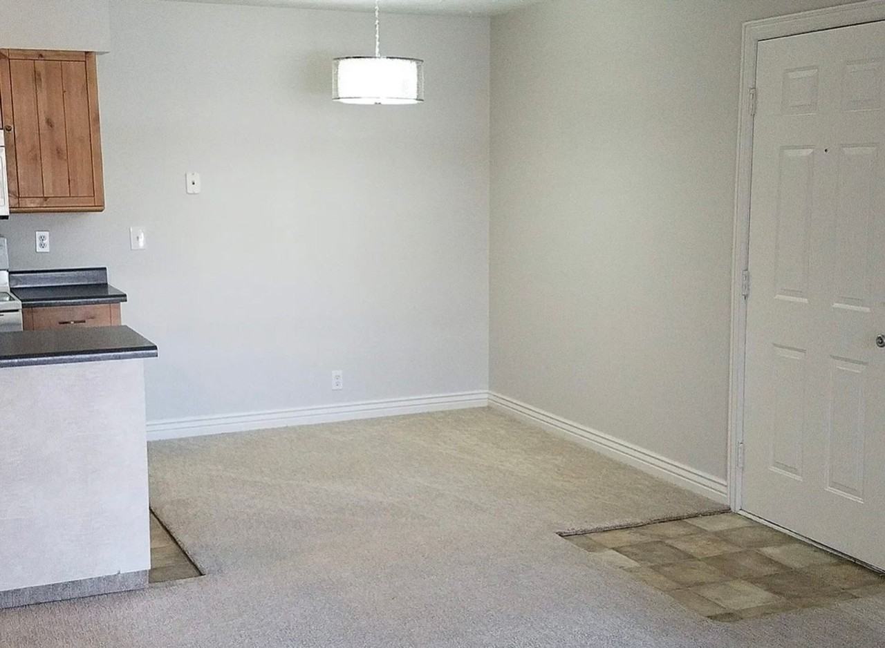 1190 E Waterside Cv #20 - Photo 4 of 10