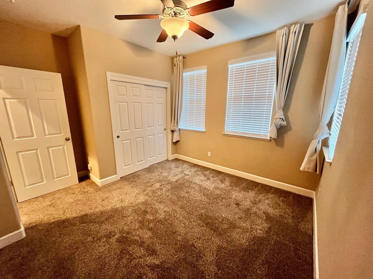 1557 Mayweed Dr - Photo 4 of 29