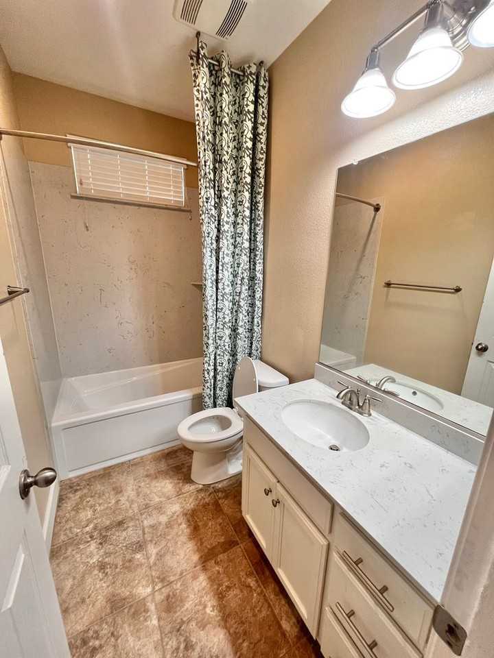 1557 Mayweed Dr - Photo 5 of 29