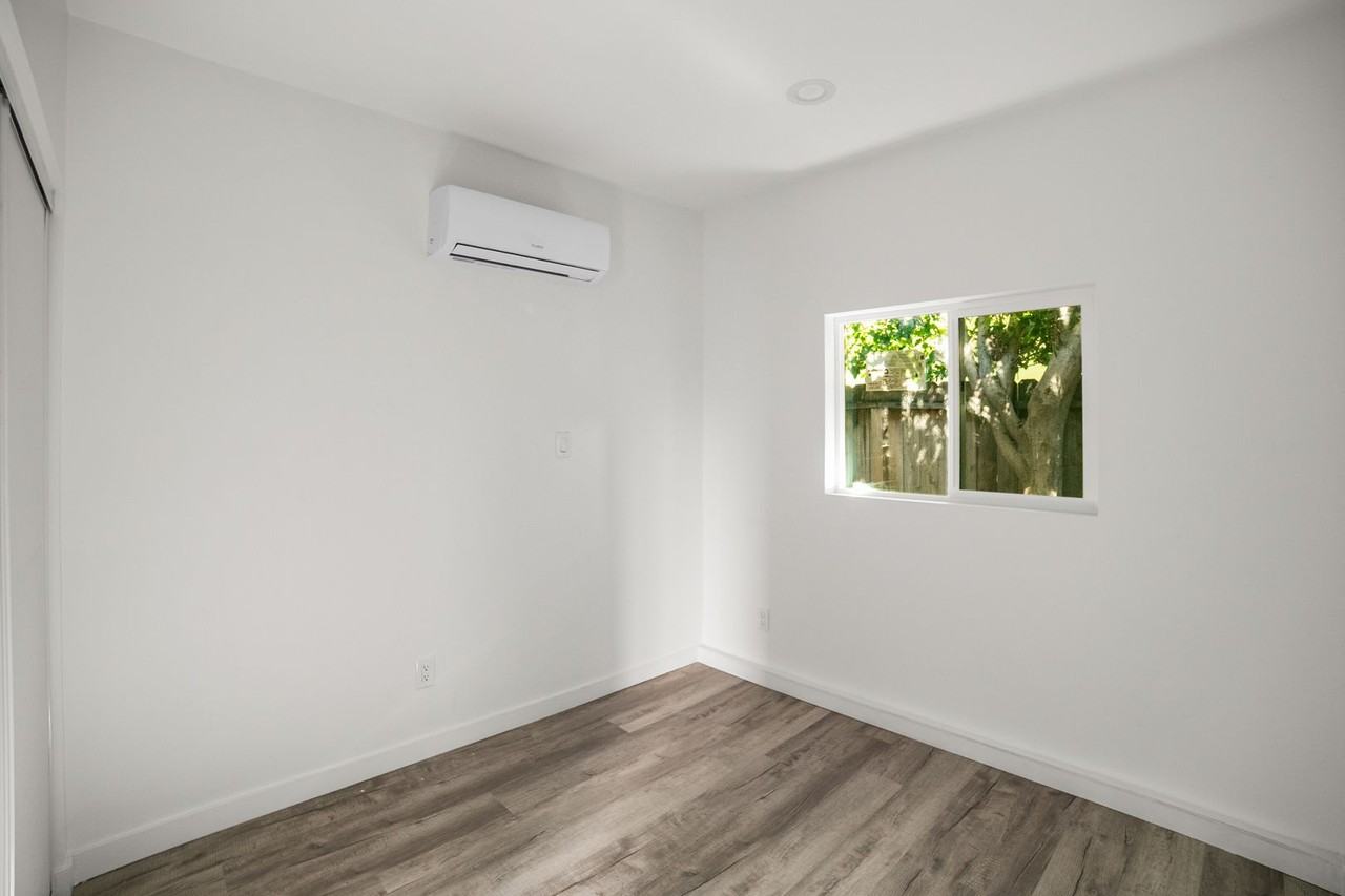 7118 1/2 Sunnybrae Ave - Photo 6 of 8