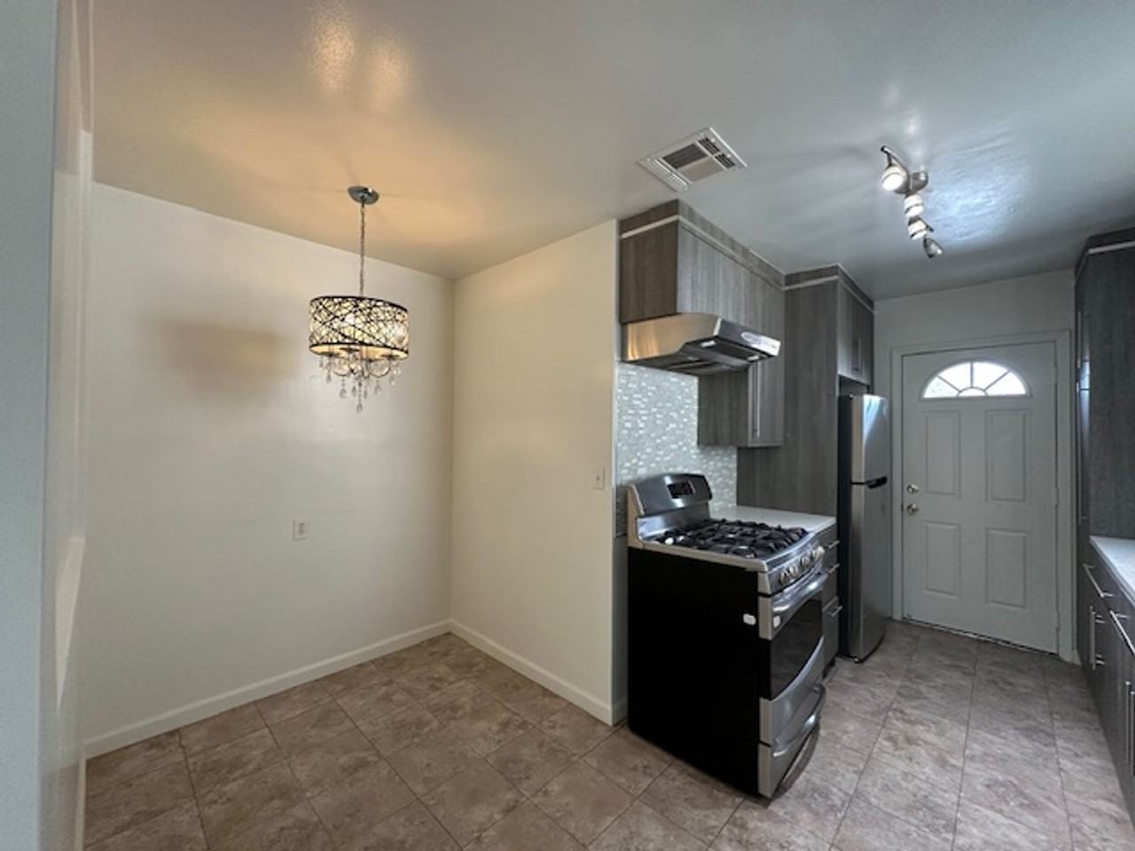 7118 Sunnybrae Ave - Photo 7 of 22