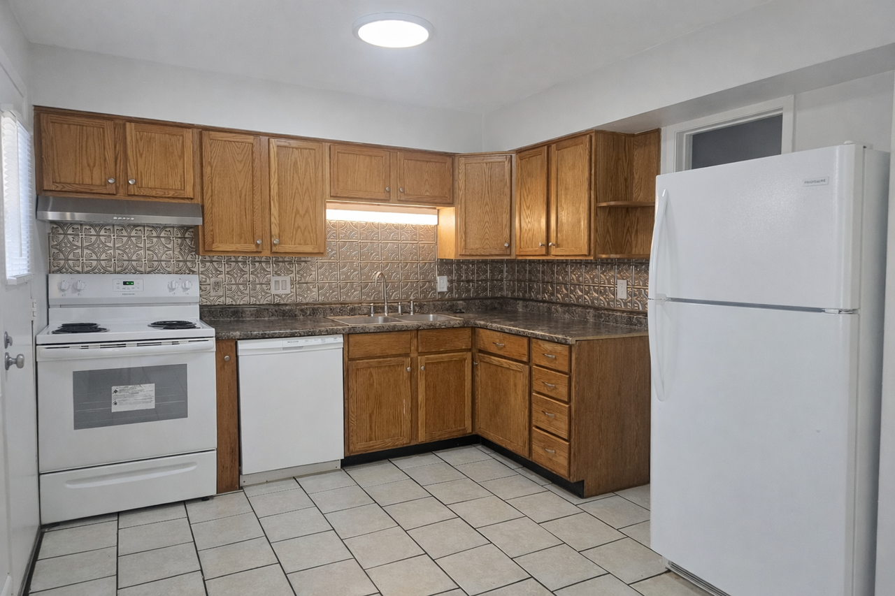 Woods Edge Townhomes - Photo 4 of 17