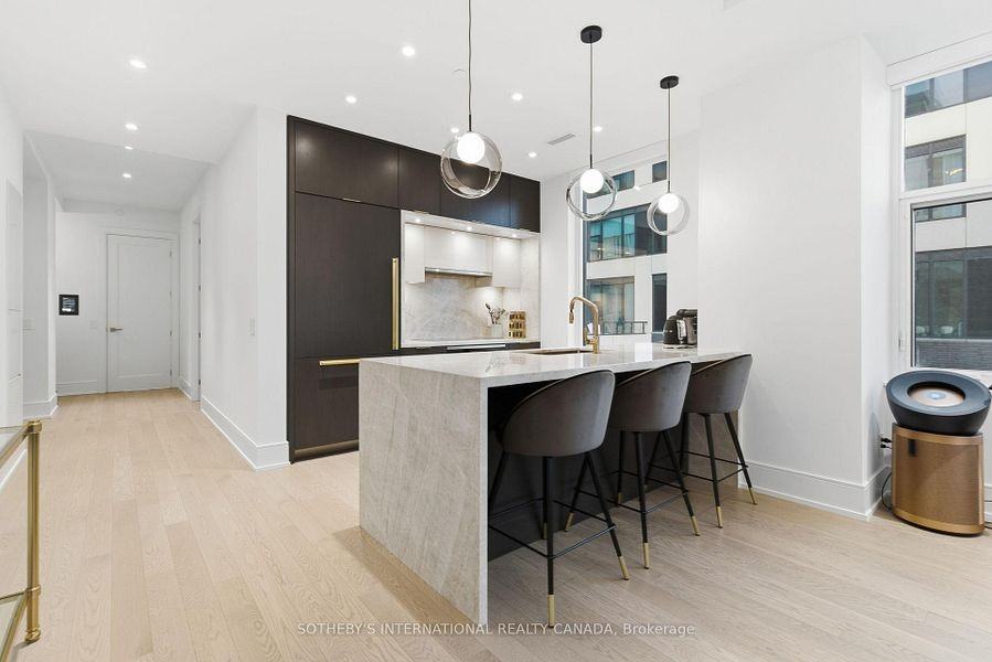 455 Wellington Street West - Photo 7 of 21