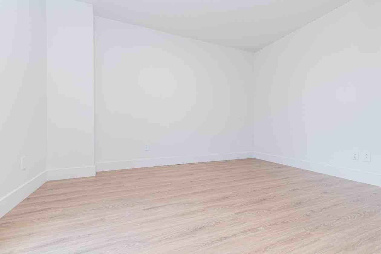 1700 Boulevard Angrignon #1005 - Photo 3 of 28