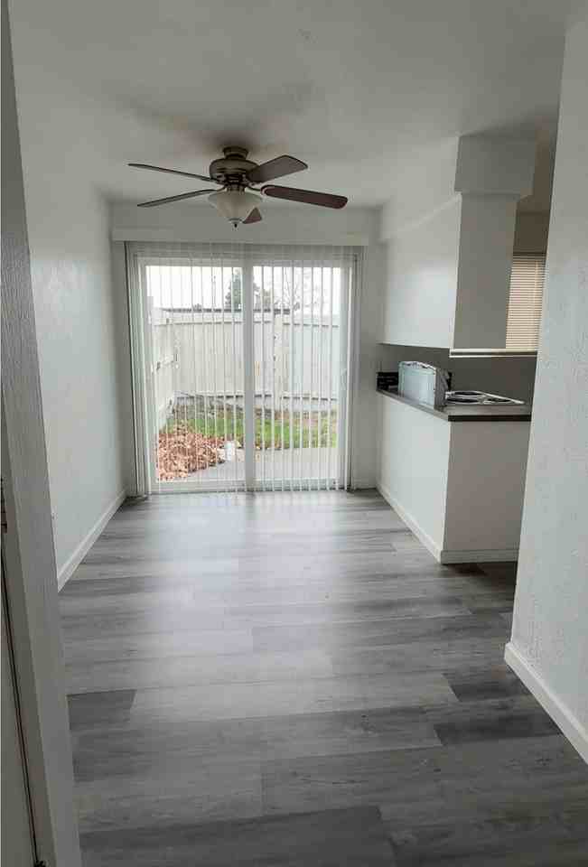 Brass Lamp Apartments - Photo 4 of 22