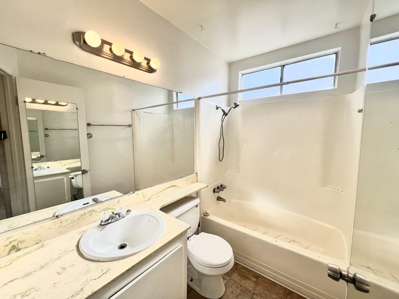 1127-1133 Reed Avenue - Photo 6 of 15