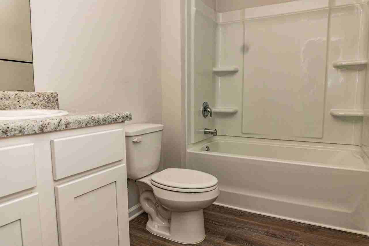 202 Laurel Hill St - Photo 7 of 31