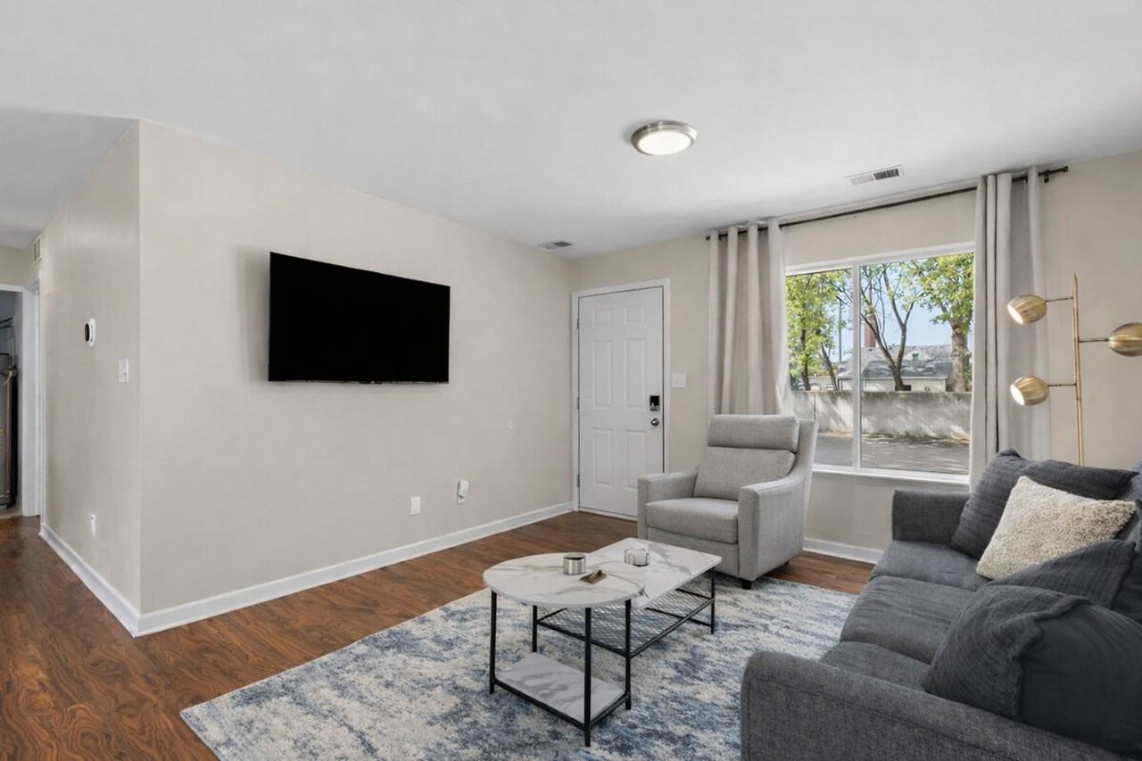 18447 Sharon Ln #1032337P - Photo 2 of 28