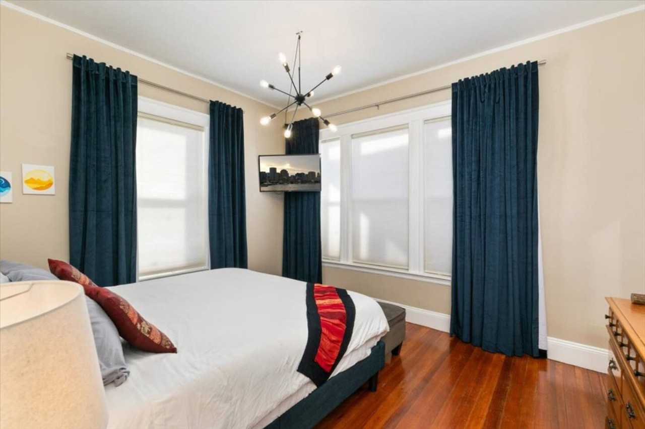 46 Russell St #1328029P - Photo 3 of 50