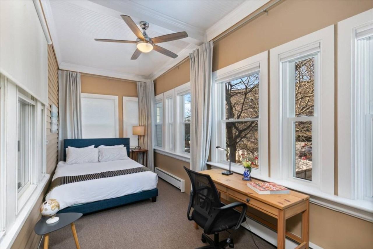 46 Russell St #1328029P - Photo 4 of 50