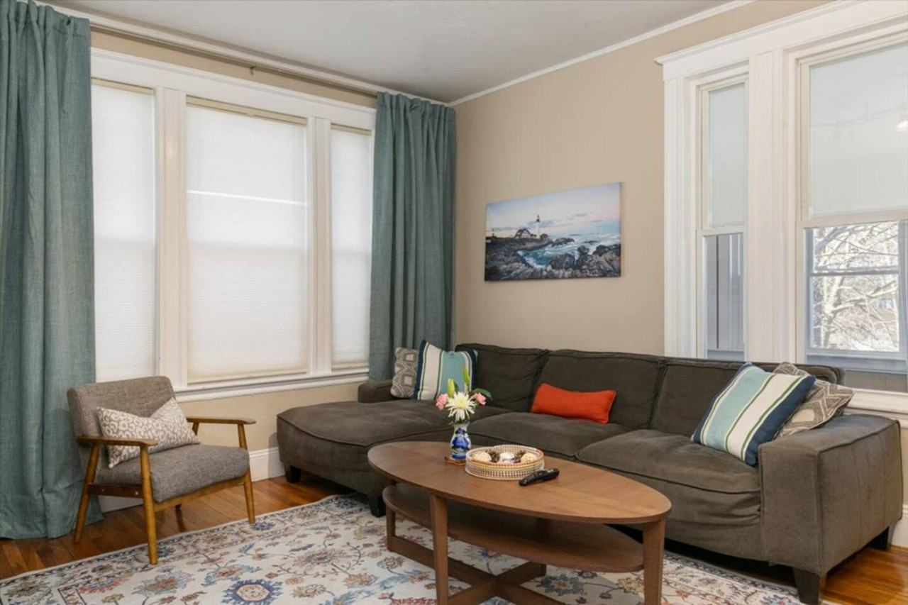 46 Russell St #1328029P - Photo 3 of 50