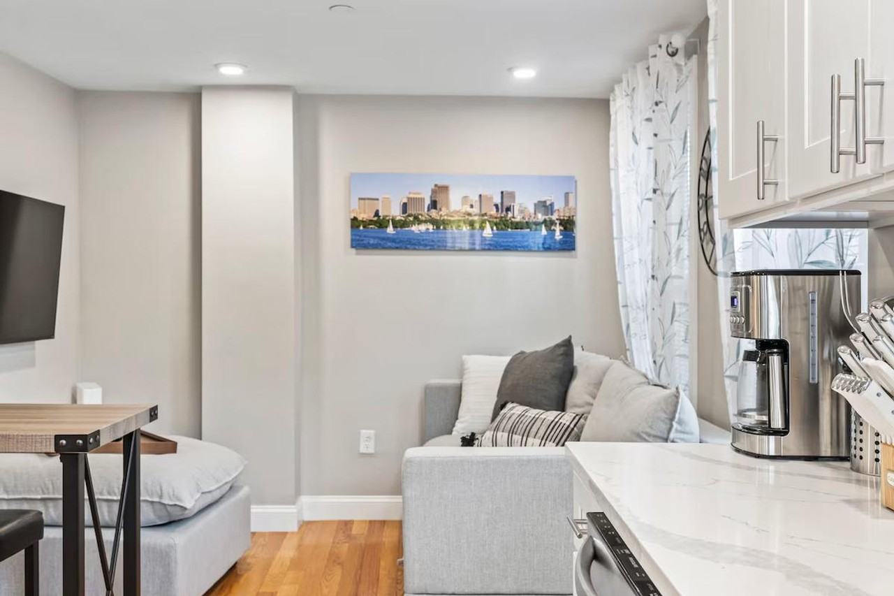 169 Endicott St #1364227P - Photo 2 of 19