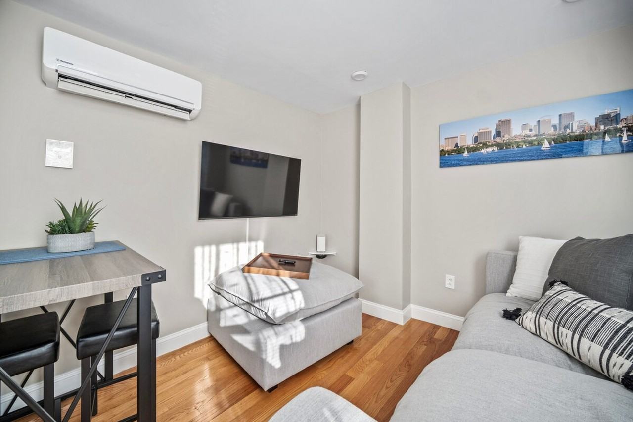 169 Endicott St #1364227P - Photo 7 of 19