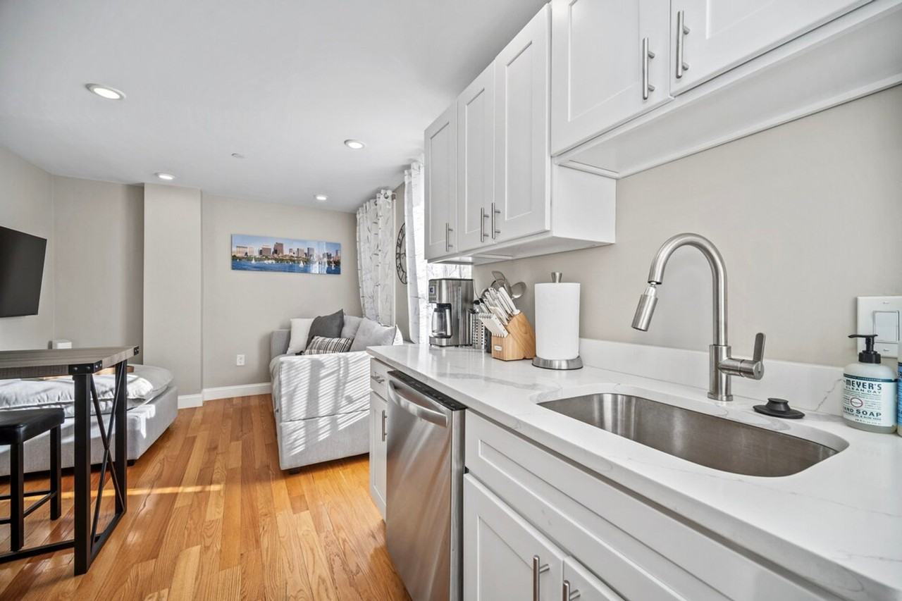 169 Endicott St #1364227P - Photo 2 of 19