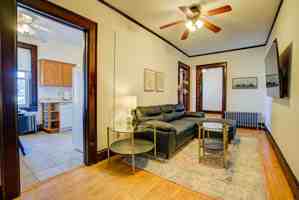 featured image of 1253 Williamson St