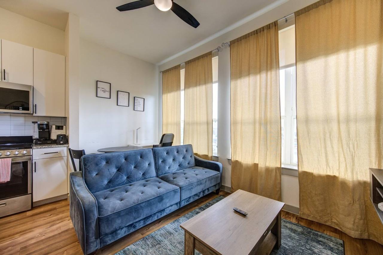 1111 Shepherd Dr #1380755P - Photo 4 of 50