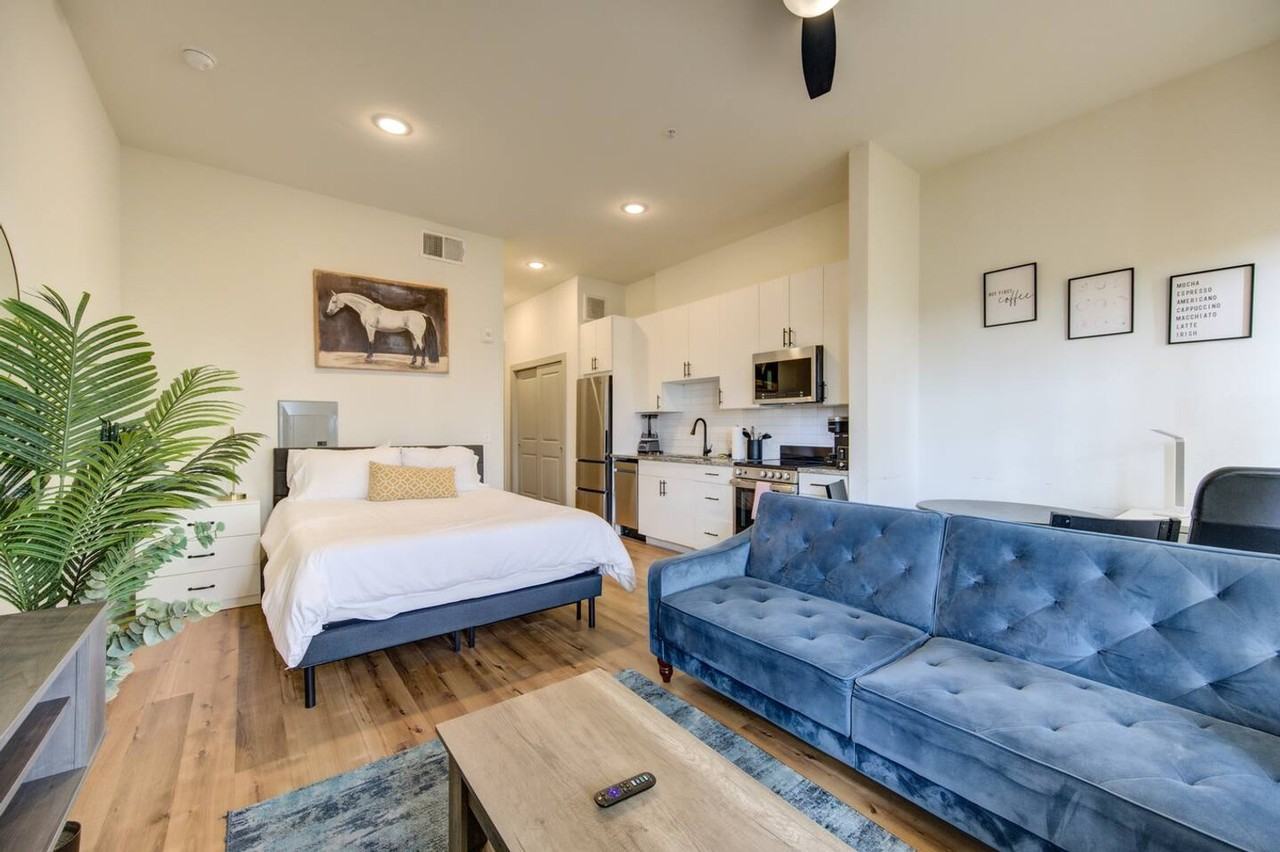 1111 Shepherd Dr #1380755P - Photo 6 of 50