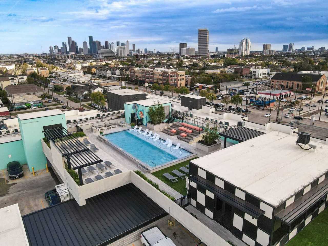 1111 Shepherd Dr #1380755P - Photo 7 of 50