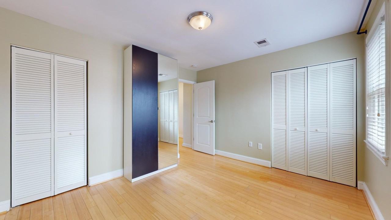 409 17th St Se - Photo 3 of 41