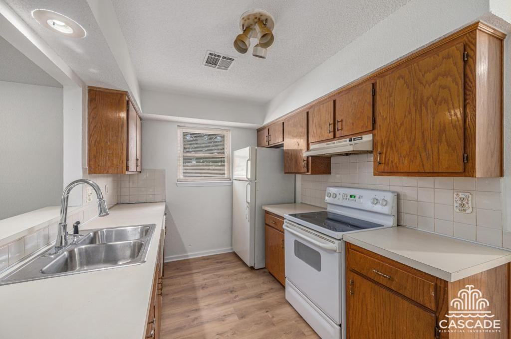 900 S 55th St - Photo 6 of 15