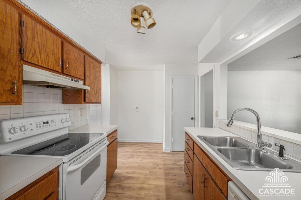 900 S 55th St - Photo 7 of 15