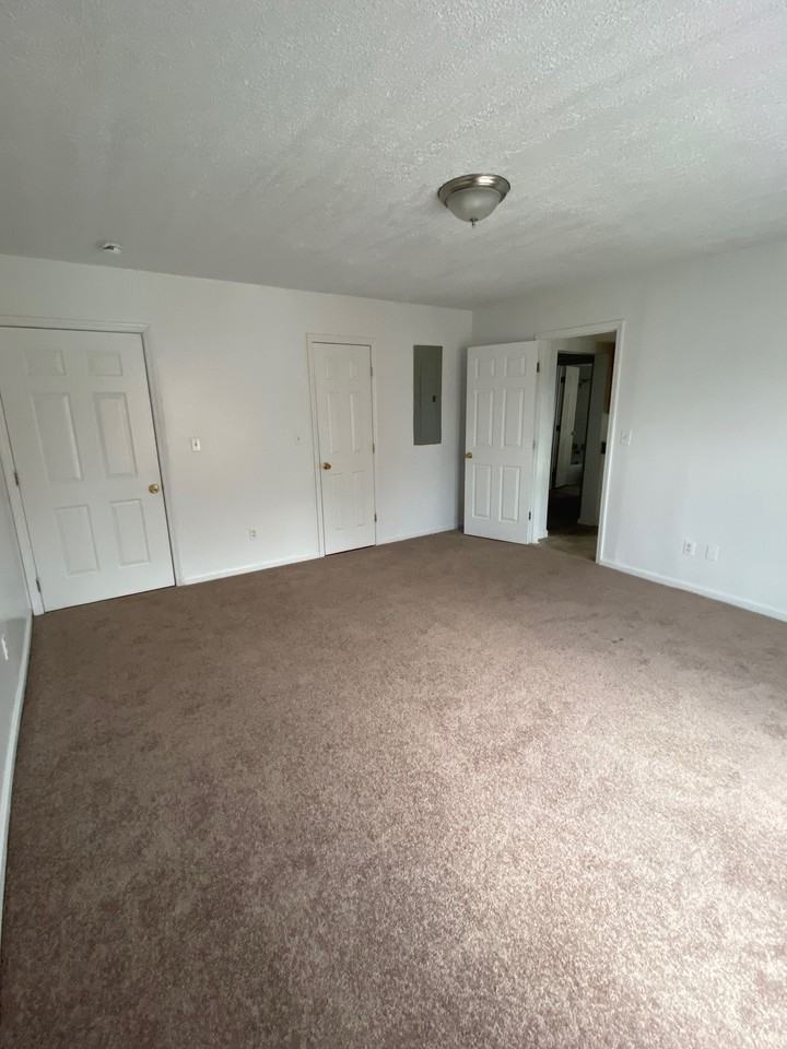 900 Highland Ave #4 - Photo 2 of 15