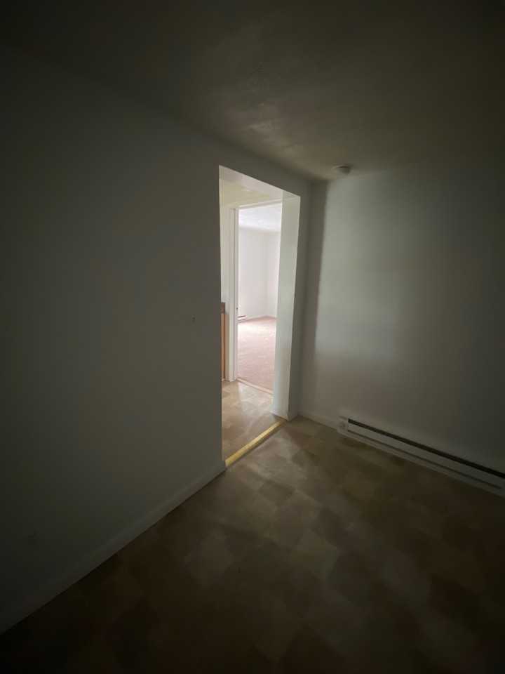 900 Highland Ave #4 - Photo 5 of 15