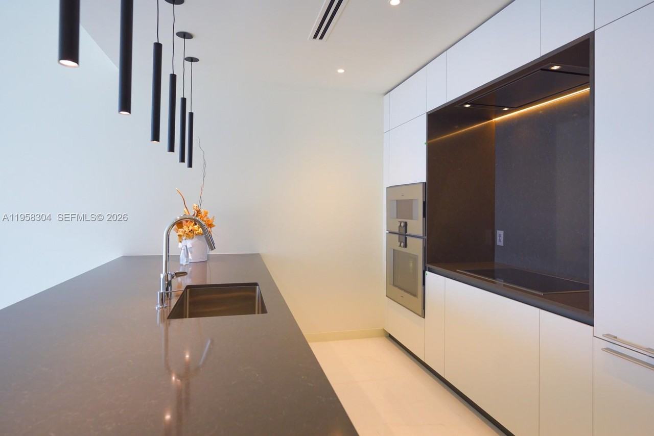 Biscayne Blvd Way & SE 2nd Ave - Photo 7 of 22