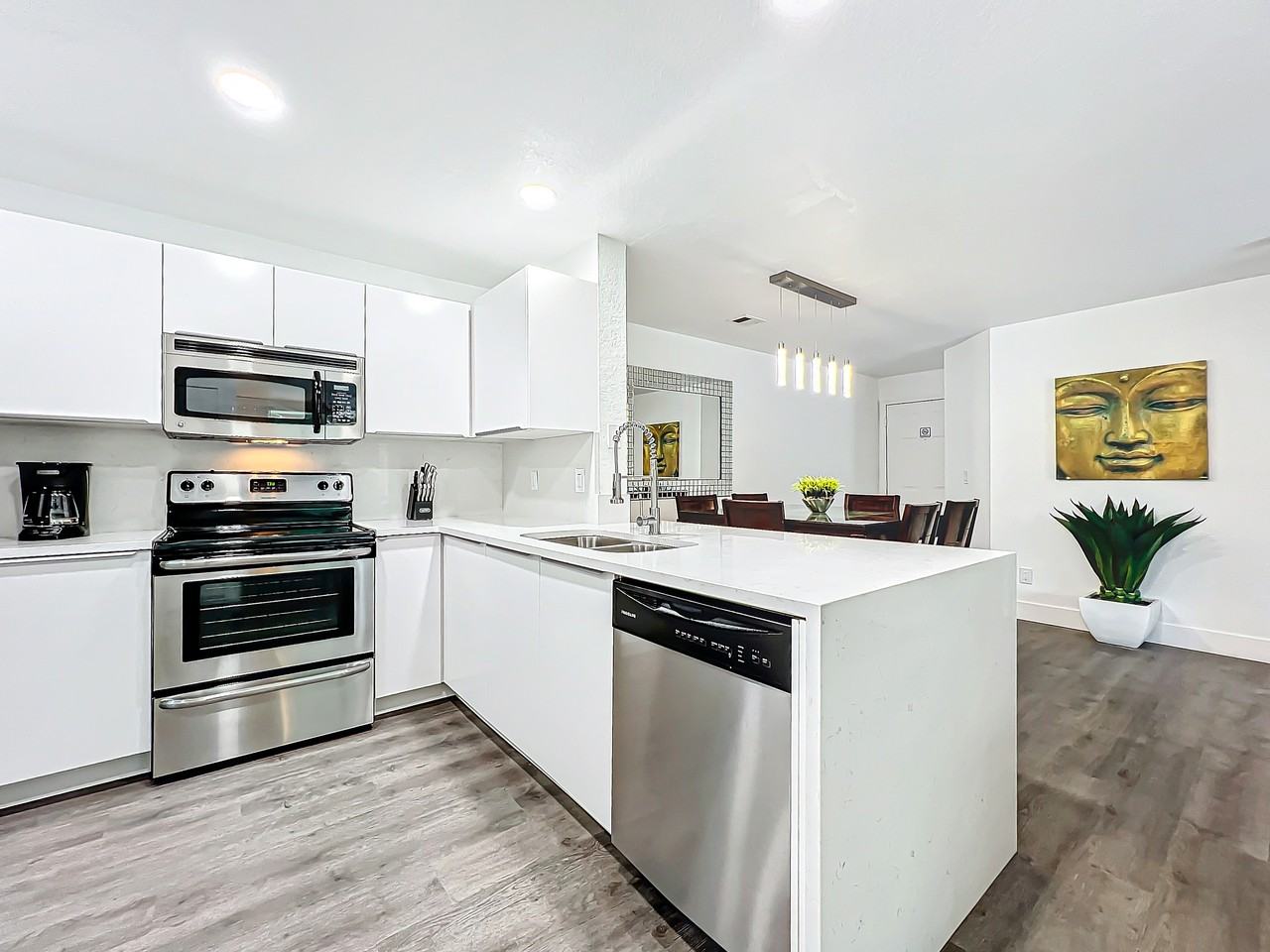 7524 Seurat Street #201 - Photo 5 of 34