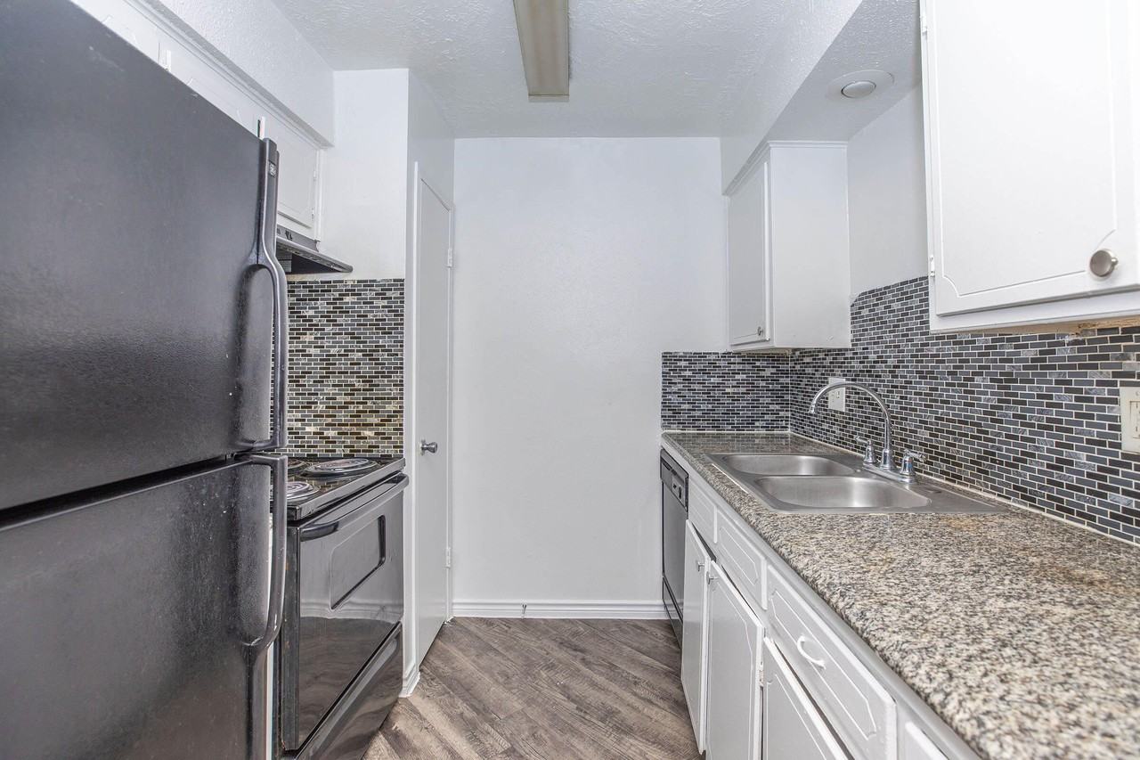 Marina Club - Photo 4 of 96