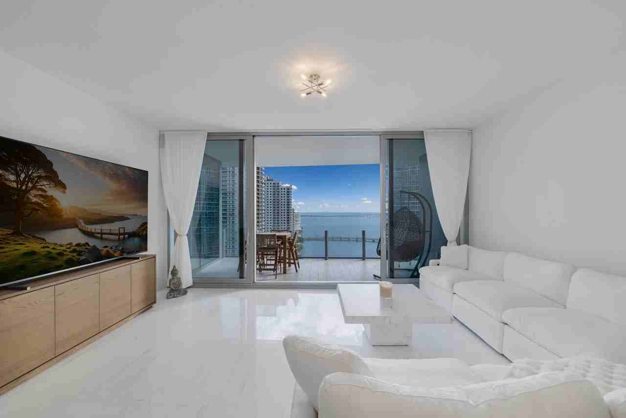 Biscayne Blvd Way & SE 2nd Ave - Photo 2 of 27