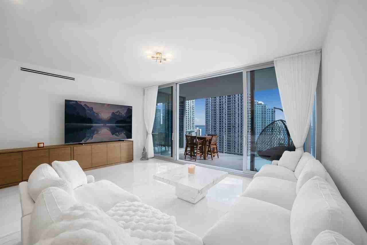 Biscayne Blvd Way & SE 2nd Ave - Photo 4 of 27