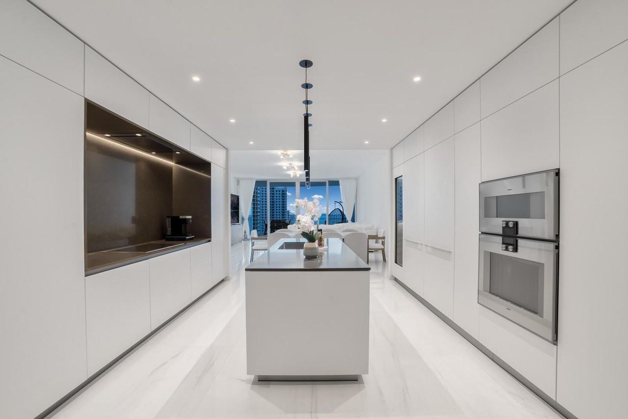 Biscayne Blvd Way & SE 2nd Ave - Photo 7 of 27