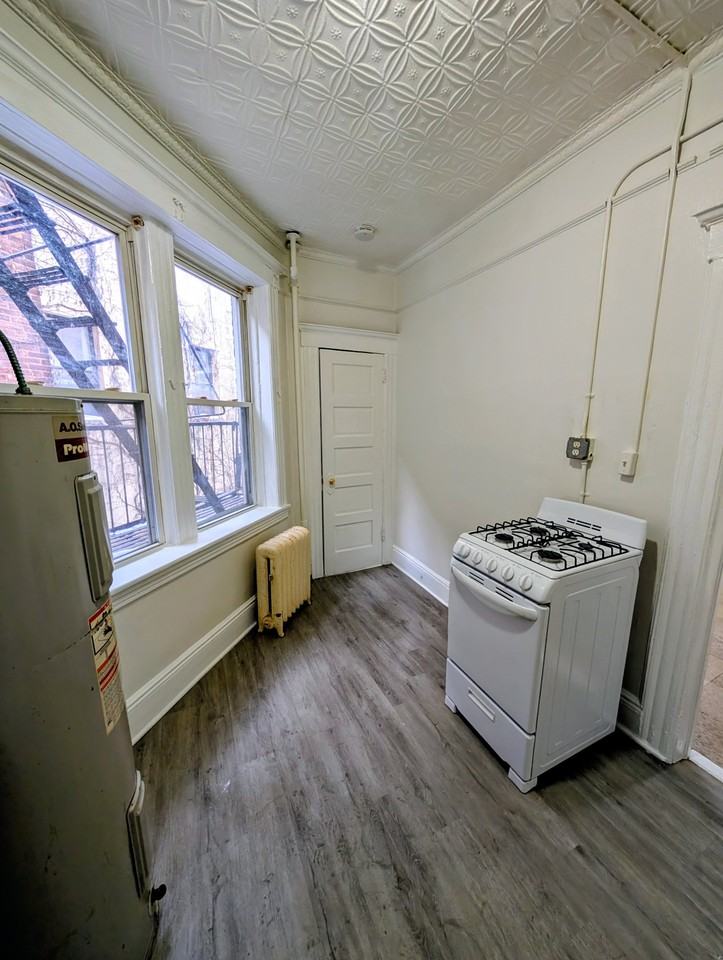 48 Boulevard #B - Photo 6 of 12