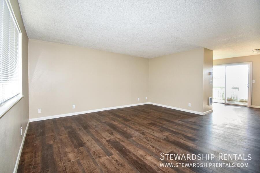 1162 Grant Aly - Photo 3 of 16